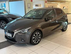Röd Begagnad 2015 Mazda 2 Optimum Halvkombi | 109 500 kr (Marknadspris)