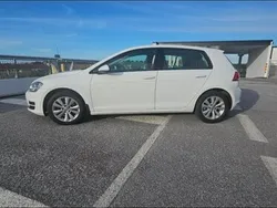 Vit Begagnad 2014 VW Golf VII Halvkombi | 129 000 kr (Marknadspris)