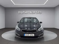 Svart Begagnad 2015 Kia Ceed Halvkombi | 109 900 kr (Marknadspris)