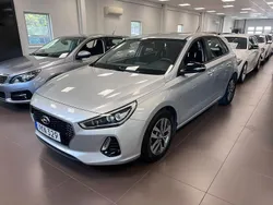 Silver Begagnad 2017 Hyundai i30 Comfort Halvkombi | 129 000 kr (Marknadspris)