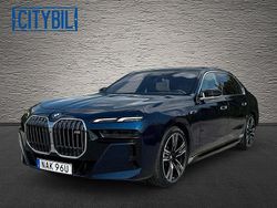 Blå Begagnad 2023 BMW M760e Exclusive Sedan | 1 179 000 kr