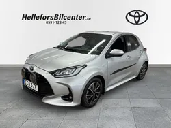 Silver Begagnad 2020 Toyota Yaris Hybrid Active Halvkombi | 214 500 kr (Lite dyr)