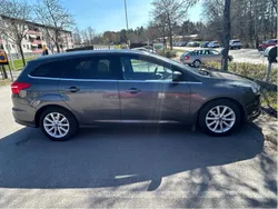Grå Begagnad 2016 Ford Focus Titanium Kombi | 98 000 kr (Bra pris)