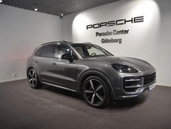 Mörkgrå (grey) Ny 2025 Porsche Cayenne SUV | 1 679 300 kr