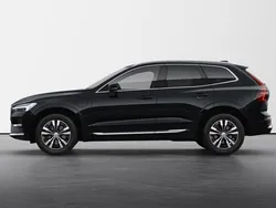 Svart Ny 2024 Volvo XC60 Core SUV | 584 900 kr (Bra pris)