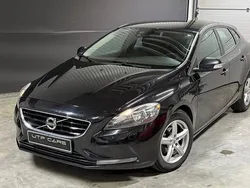 Svart Begagnad 2012 Volvo V40 Kinetic Kombi | 85 800 kr (Marknadspris)