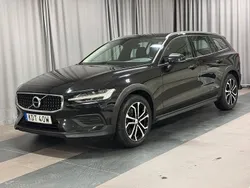 Svart Begagnad 2019 Volvo V60 CC Kombi | 299 900 kr (Marknadspris)