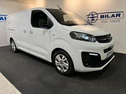 Vit Begagnad 2023 Opel Vivaro-e Combi Van | 399 000 kr
