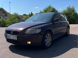 Röd Begagnad 2006 Volvo V50 Kinetic Kombi | 10 000 kr