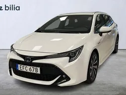 Vit Begagnad 2022 Toyota Corolla Style Kombi | 259 900 kr (Marknadspris)