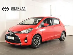 Röd Begagnad 2014 Toyota Yaris Active Halvkombi | 104 900 kr (Marknadspris)