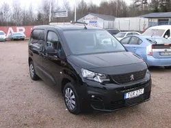 Svart Begagnad 2020 Peugeot Partner Minibuss | 154 000 kr (Marknadspris)