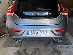 Grå Begagnad 2018 Volvo V40 R-Design Kombi | 159 000 kr (Bra pris)
