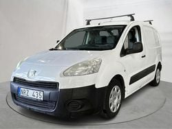 Vit Begagnad 2012 Peugeot Partner Minibuss | 39 000 kr (Marknadspris)