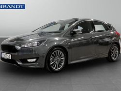 Grå Begagnad 2017 Ford Focus ST-Line Halvkombi | 114 900 kr (Marknadspris)