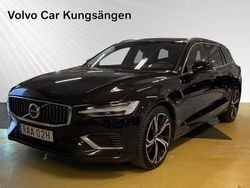 Svart Begagnad 2022 Volvo V60 Core Kombi | 319 900 kr (Marknadspris)