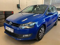 Blå Begagnad 2013 VW Polo Halvkombi | 64 800 kr (Marknadspris)