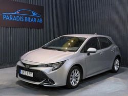 Silver Begagnad 2023 Toyota Corolla Hybrid Active Halvkombi | 229 900 kr (Bra pris)