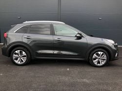 Grå Begagnad 2021 Kia e-Niro Plus SUV | 278 900 kr (Marknadspris)