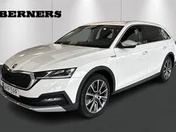 Vit Begagnad 2021 Skoda Octavia Scout Kombi | 339 900 kr (Marknadspris)