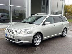 Silver Begagnad 2004 Toyota Avensis Kombi | 39 800 kr (Lite dyr)