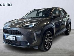 Mörkgrå (grå) Begagnad 2023 Toyota Yaris Hybrid Active SUV | 294 900 kr