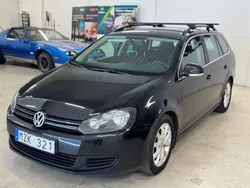 Svart Begagnad 2013 VW Golf VII Kombi | 25 000 kr