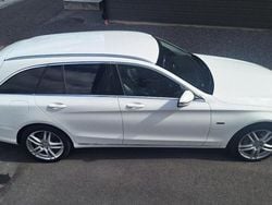 Vit Begagnad 2021 Mercedes C300e Avantgarde Kombi | 239 000 kr (Superpris)