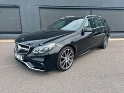 Svart (obsidian svart) Begagnad 2014 Mercedes E63 AMG Avantgarde Kombi | 295 000 kr (Marknadspris)