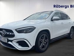 Vit Begagnad 2024 Mercedes GLA200 AMG line SUV | 459 800 kr (Marknadspris)
