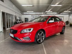 Röd Begagnad 2015 Volvo S60 R-Design Sedan | 169 900 kr (Marknadspris)