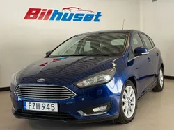 Blå Begagnad 2016 Ford Focus Titanium Halvkombi | 75 000 kr (Marknadspris)