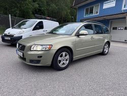 Grön Begagnad 2009 Volvo V50 Momentum Kombi | 59 900 kr (Marknadspris)