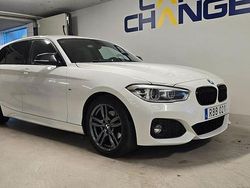 Vit Begagnad 2019 BMW 120 M Sport Halvkombi | 179 900 kr (Bra pris)