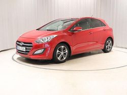 Röd Begagnad 2016 Hyundai i30 Halvkombi | 129 900 kr (Marknadspris)