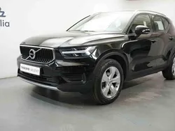 Svart Begagnad 2020 Volvo XC40 Momentum SUV | 239 900 kr (Marknadspris)