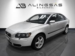 Ljusgrå (grå) Begagnad 2004 Volvo S40 Sedan | 49 898 kr (Marknadspris)