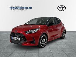 Röd Begagnad 2024 Toyota Yaris Hybrid Sport Halvkombi | 319 900 kr