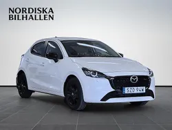 Vit Begagnad 2023 Mazda 2 Halvkombi | 199 795 kr (Marknadspris)