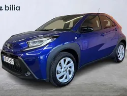 Mörkblå Ny 2024 Toyota Aygo Comfort Halvkombi | 194 900 kr (Marknadspris)