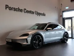 Silver (dolmite silver metallic) Ny 2024 Porsche Taycan Cross Turismo Sedan | 1 529 770 kr (Marknadspris)