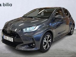 Mörkgrå Begagnad 2024 Toyota Yaris Hybrid Active Halvkombi | 259 900 kr (Lite dyr)