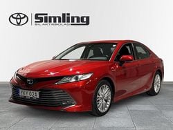 Röd Begagnad 2019 Toyota Camry Hybrid Executive Sedan | 279 900 kr (Marknadspris)