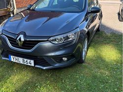 Grå Begagnad 2017 Renault Mégane GrandTour Kombi | 102 500 kr (Marknadspris)