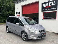 Grå Begagnad 2014 Ford Galaxy Titanium Minibuss | 84 900 kr (Marknadspris)