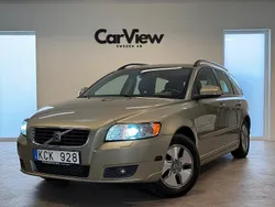 Grön Begagnad 2009 Volvo V50 Momentum Kombi | 39 900 kr (Marknadspris)