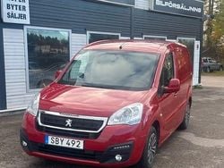 Röd Begagnad 2016 Peugeot Partner Minibuss | 92 481 kr (Marknadspris)