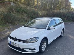 Vit Begagnad 2018 VW Golf VII Kombi | 135 000 kr (Marknadspris)