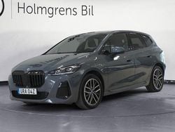 Sparkling copper grey metallic Begagnad 2023 BMW 225 Shadowline SUV | 339 900 kr
