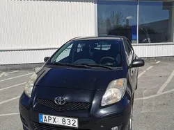 Svart Begagnad 2010 Toyota Yaris Halvkombi | 39 000 kr (Marknadspris)